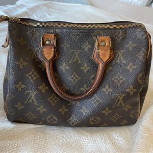 LOUIS VUITTON Speedy 25